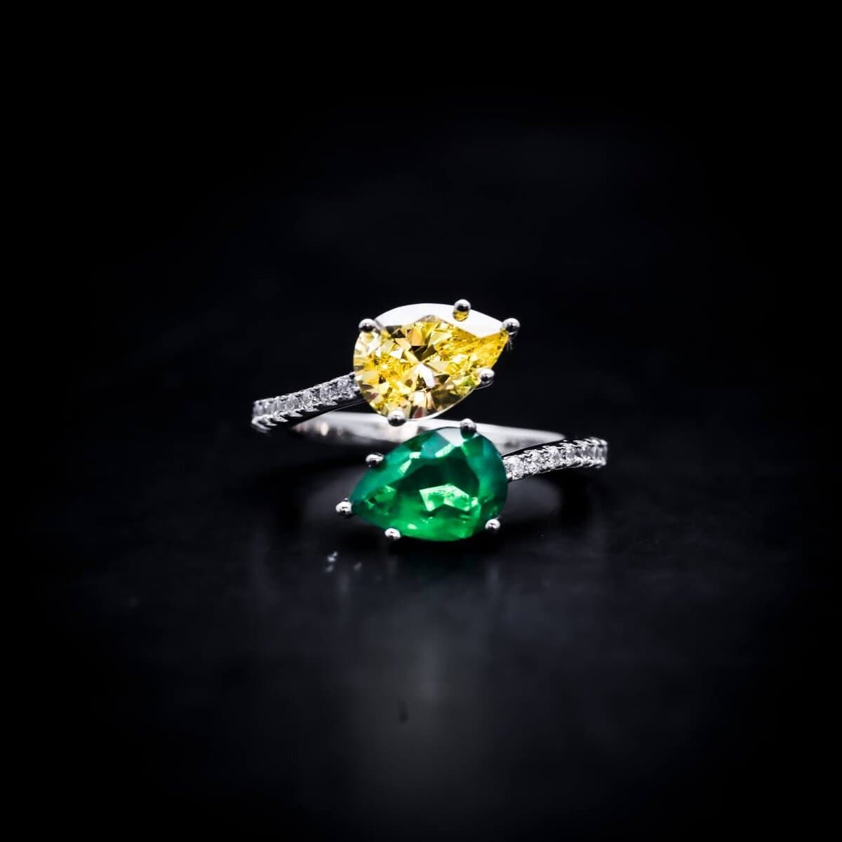Omnia Darlene Dual Teardrop Ring in 92.5 Silver with High Quality Yellow and Green Simulated Diamonds - OMNIASTORES UAE