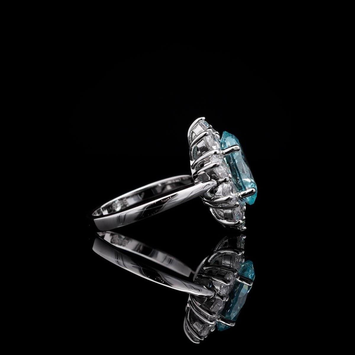 Omnia Elara Sky blue Oval Ring in 92.5 Silver with High-Quality Simulated Diamonds - OMNIASTORES UAE