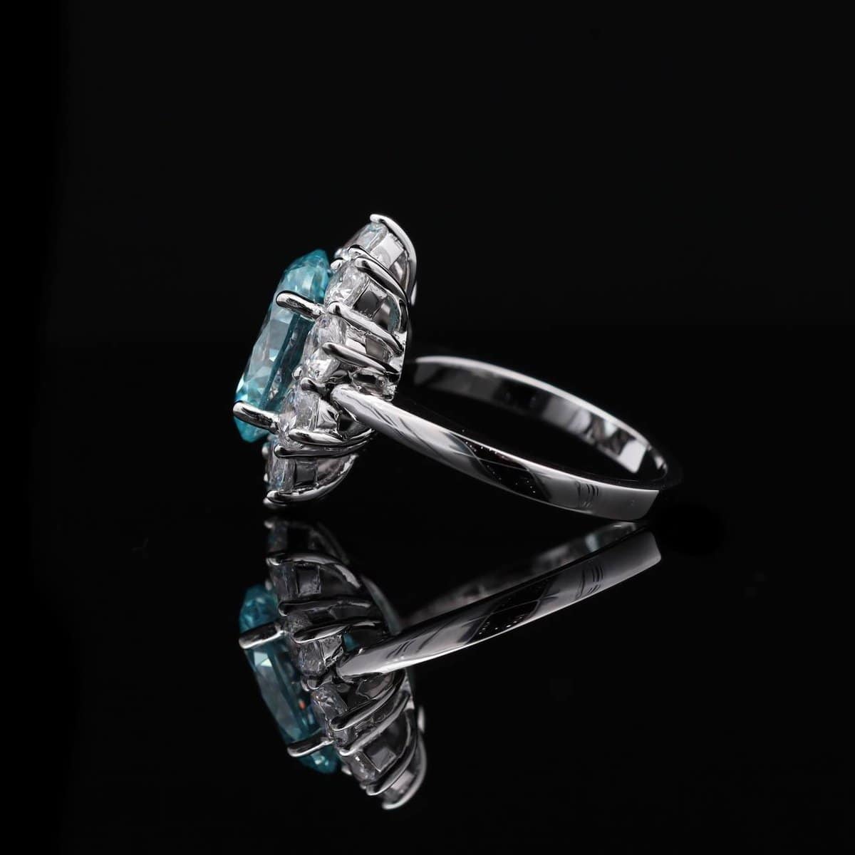 Omnia Elara Sky blue Oval Ring in 92.5 Silver with High-Quality Simulated Diamonds - OMNIASTORES UAE