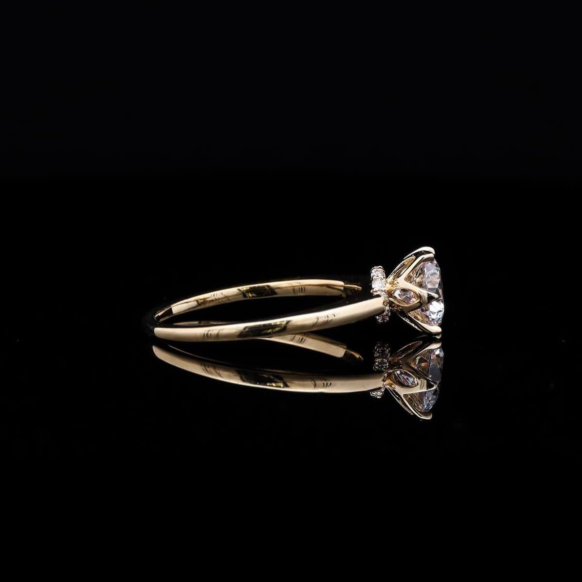 Omnia Noura Golden Solitaire Ring with High-Quality Simulated Diamond in a Classic 925 Silver Band - OMNIASTORES UAE