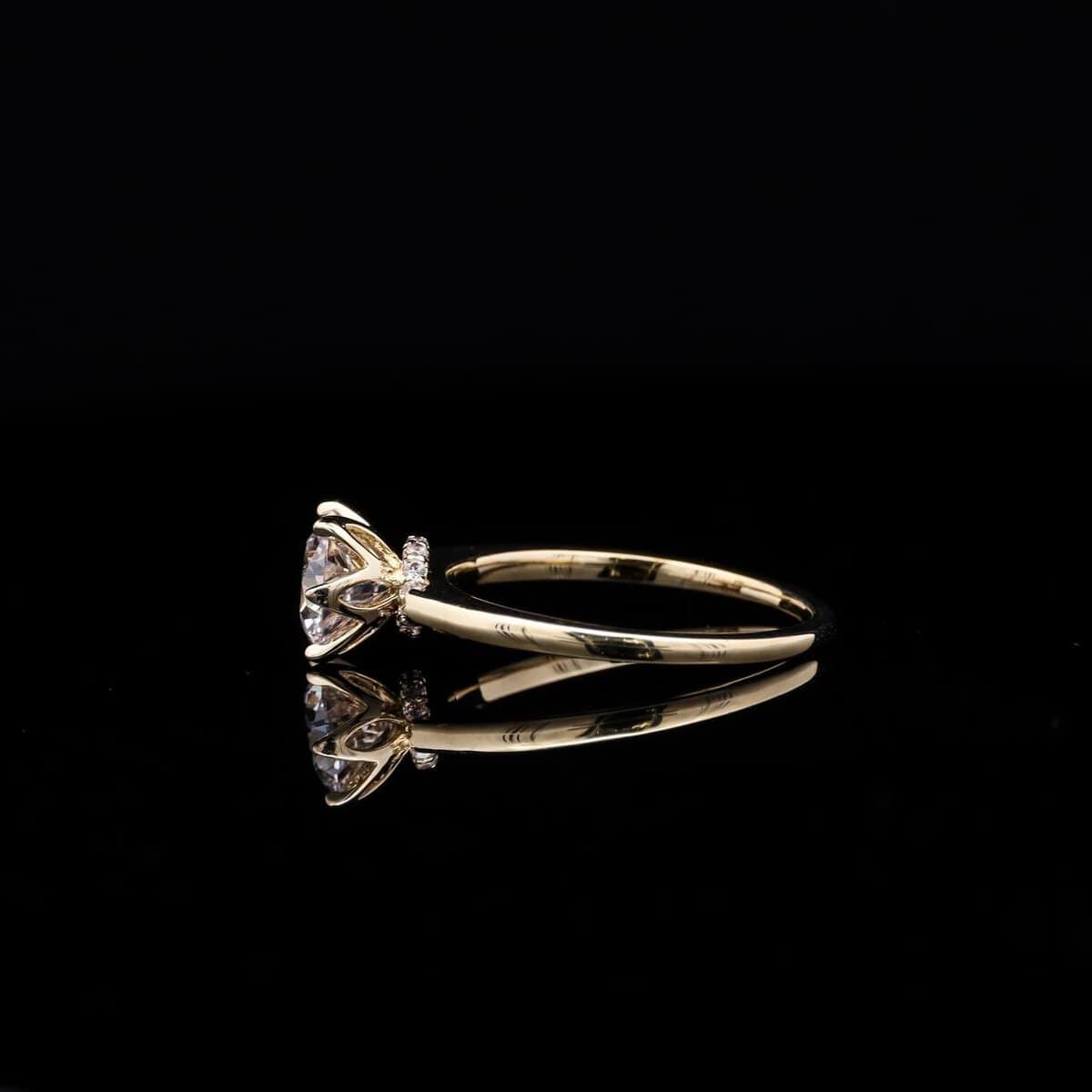 Omnia Noura Golden Solitaire Ring with High-Quality Simulated Diamond in a Classic 925 Silver Band - OMNIASTORES UAE