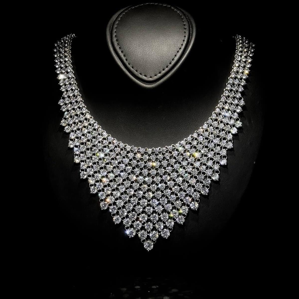 Omnia Luxury Diamond Mesh Necklace in 92.5 Silver with High Quality Simulated Diamonds - OMNIASTORES UAE