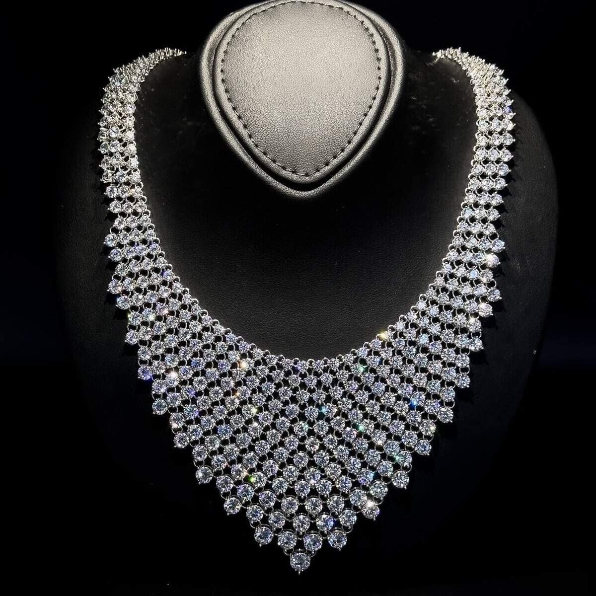Omnia Luxury Diamond Mesh Necklace in 92.5 Silver with High Quality Simulated Diamonds - OMNIASTORES UAE