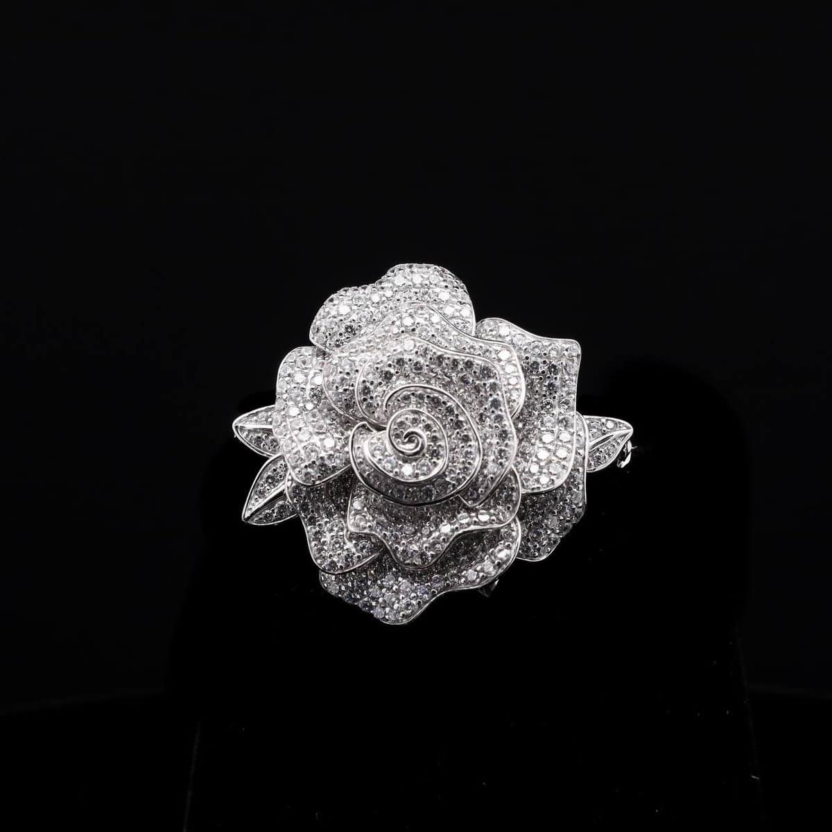 Omnia Silver Rose Brooch in 92.5 Silver with High Quality Simulated Diamonds - OMNIASTORES UAE