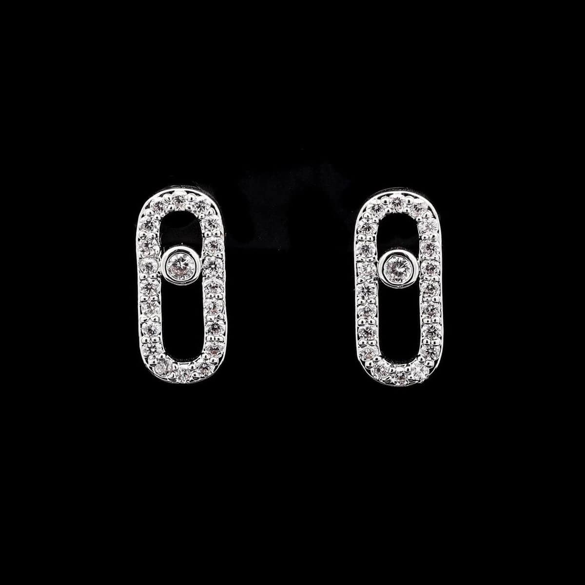 Omnia Naomi White Oval Link Stud Earrings with High-Quality Zircon Stone in Rhodium Plated - OMNIASTORES UAE