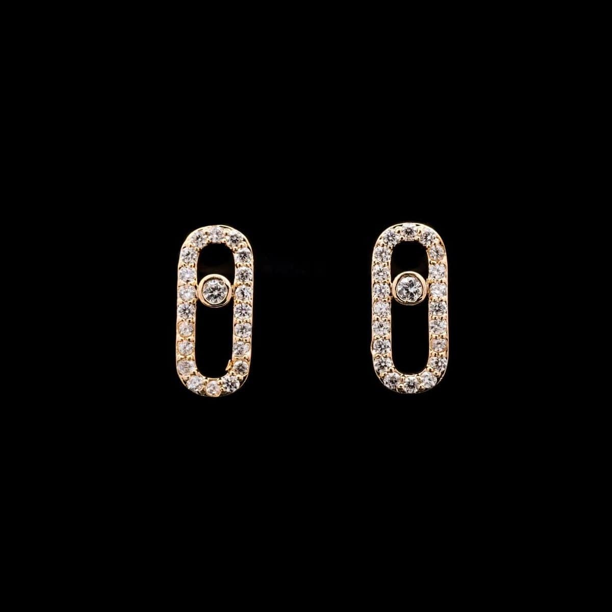 Omnia Naomi Gold Oval Link Stud Earrings with High-Quality Zircon Stone in Rhodium Plated - OMNIASTORES UAE
