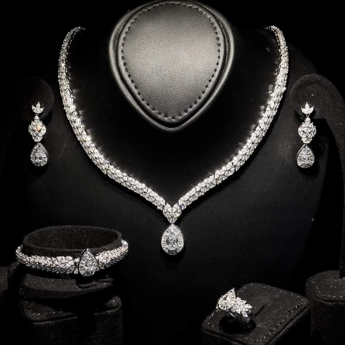 Omnia Aamira Teardrop-Design Bridal Crystal White Full Set with High-Quality Zircon Stones in Rhodium-Plated Finish - OMNIASTORES UAE