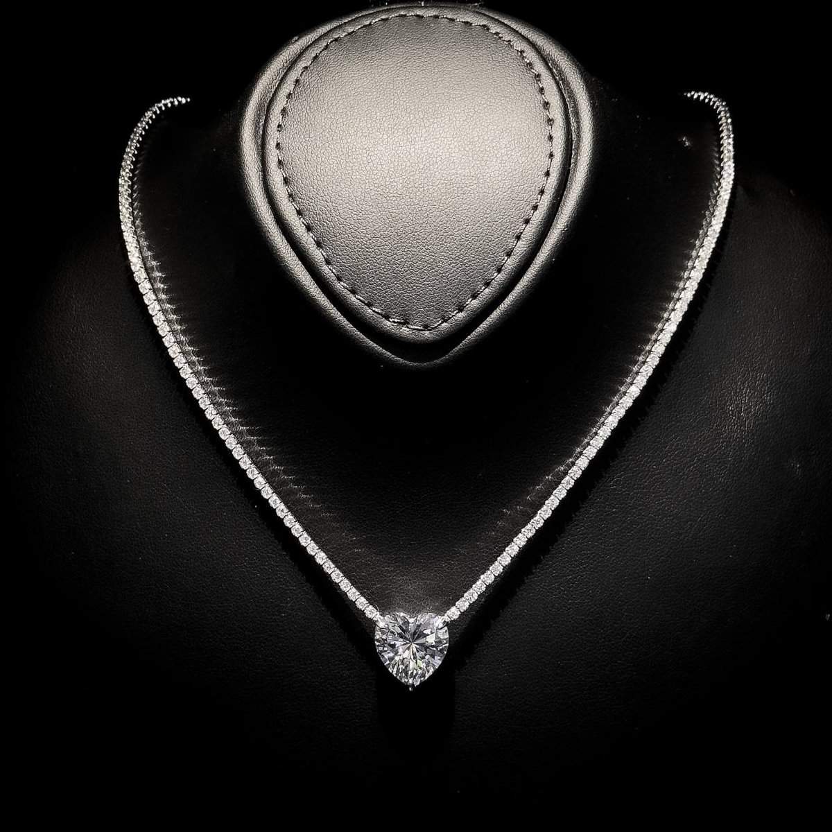 Omnia Heart White Necklace in 925 Silver High Quality Simulated Diamonds - OMNIASTORES UAE