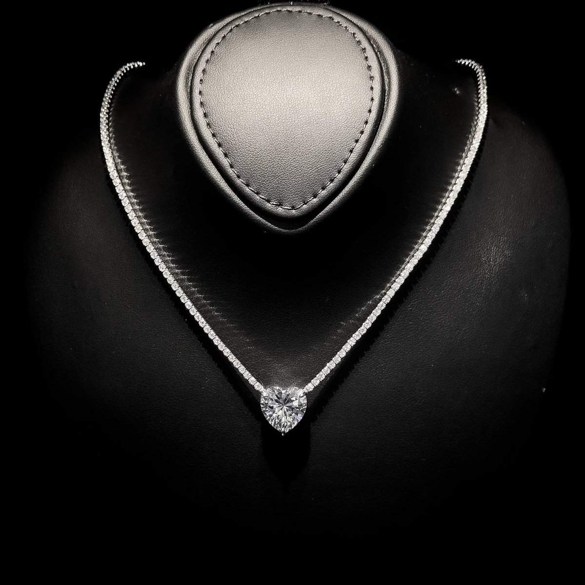 Omnia Heart White Necklace in 925 Silver High Quality Simulated Diamonds - OMNIASTORES UAE