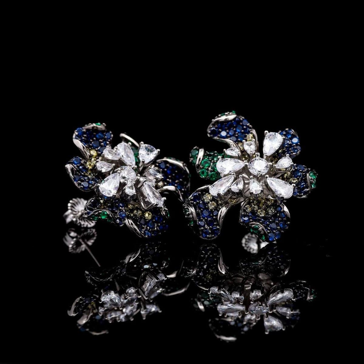 Omnia Lyric Earring in 92.5 Silver High Quality Simulated diamonds - OMNIASTORES UAE