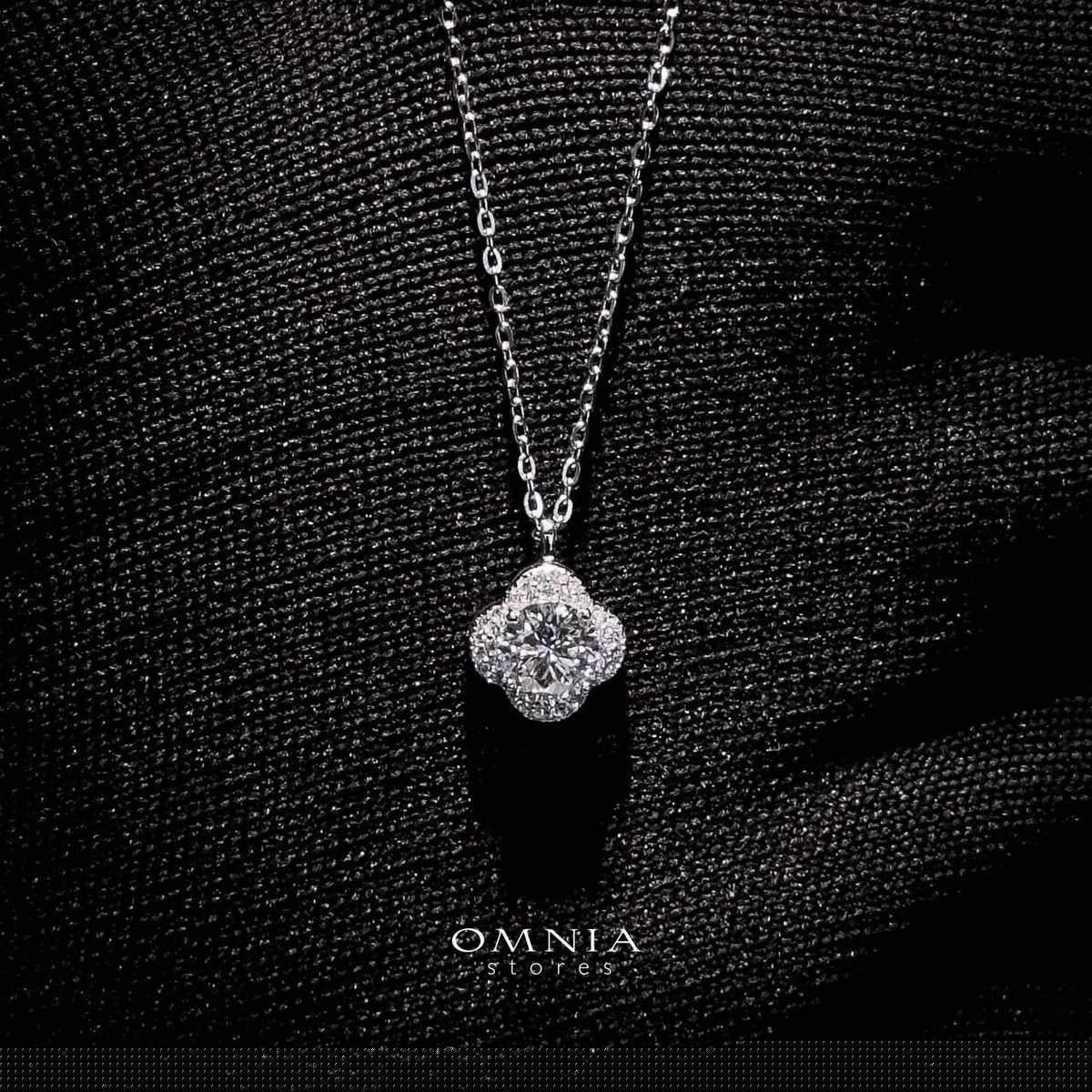 Omnia Bianca Clover Pendant Necklace in 92.5 Silver with High-Quality Iced Cut Stones - OMNIASTORES UAE