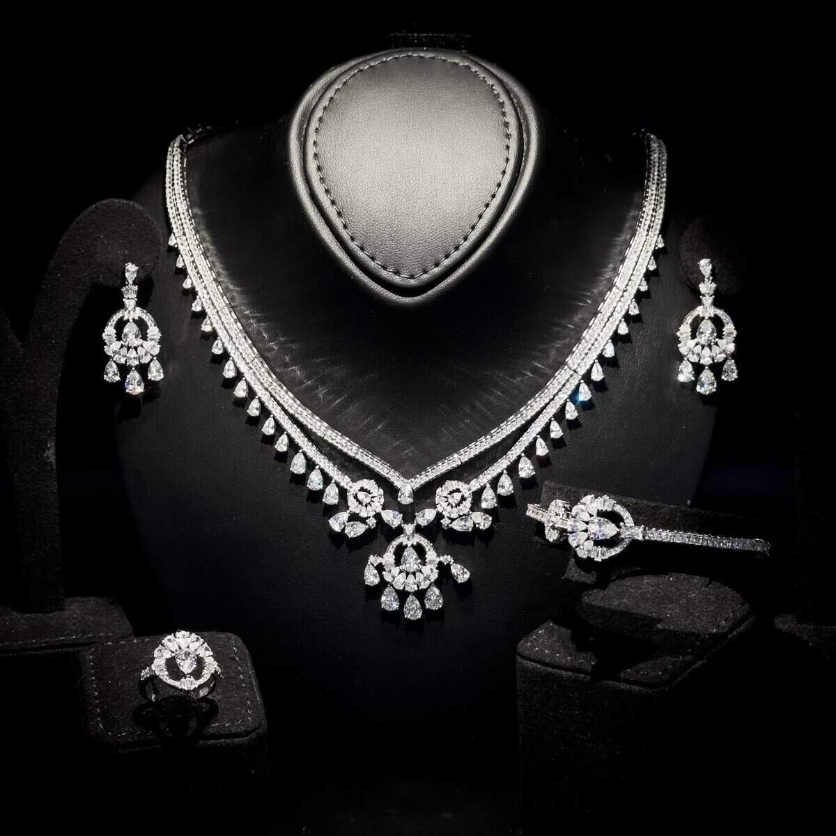 Omnia Maram White Bridal Full Set with High-Quality Simulated Diamonds and Teardrop Design in Rhodium Plated - OMNIASTORES UAE