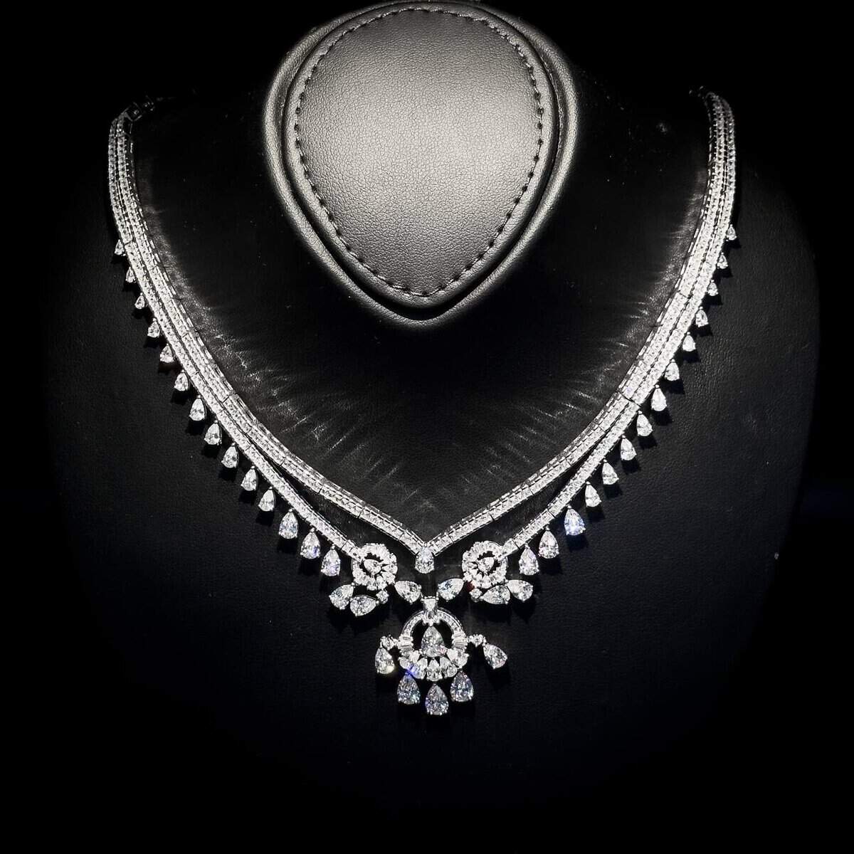 Omnia Maram White Bridal Full Set with High-Quality Simulated Diamonds and Teardrop Design in Rhodium Plated - OMNIASTORES UAE