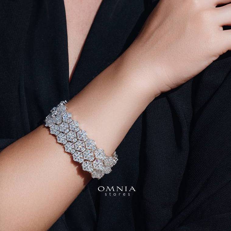 Omnia Saima Silver Set in 925 Silver with High-Quality Simulated Diamonds - OMNIASTORES UAE