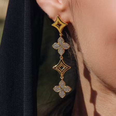 Omnia Golden Clove Long Chain Set with High-Quality Simulated Diamonds Gold Plated - OMNIASTORES UAE