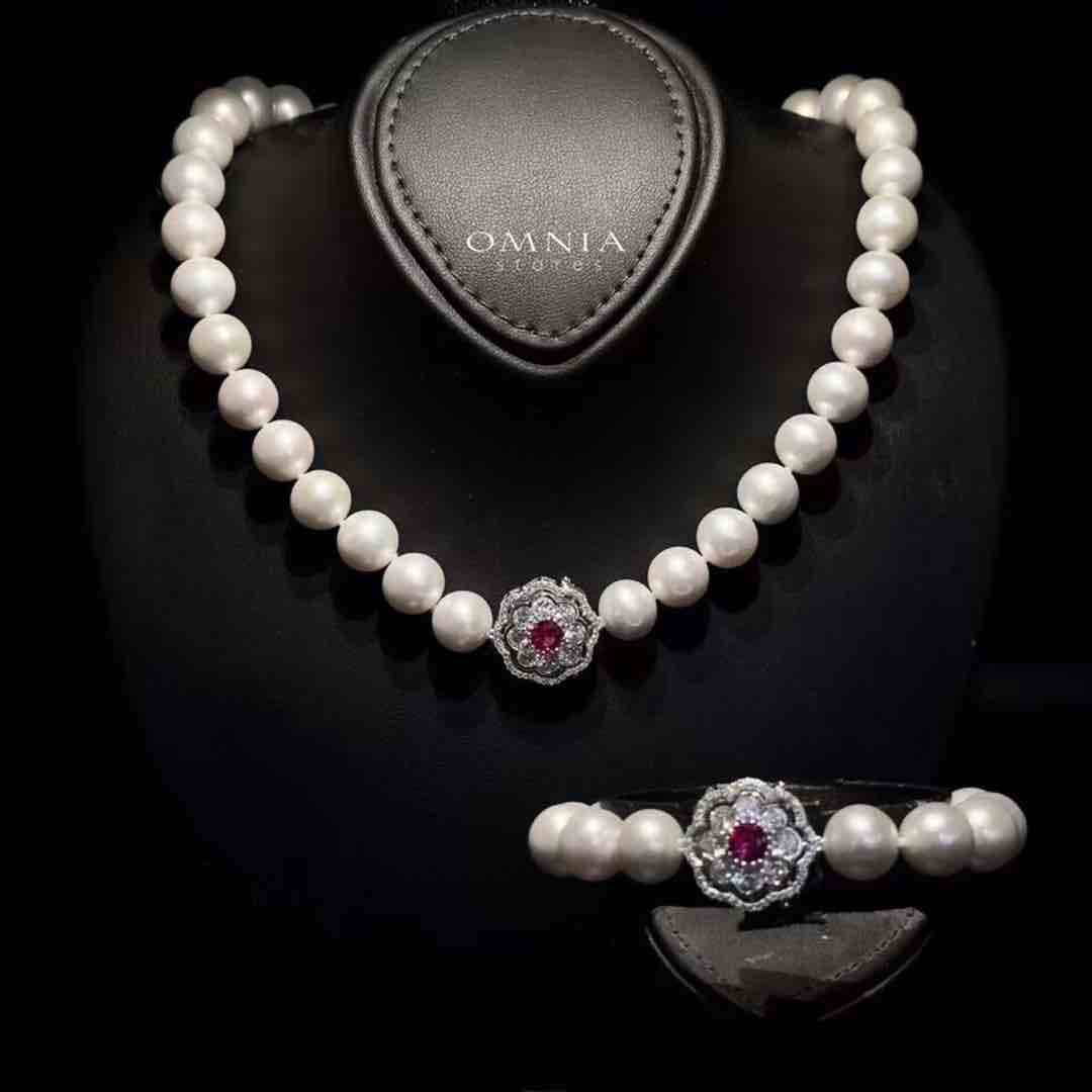 Omnia Ameenah Fresh Real Water Pearl Necklace and Bracelet Set in 92.5