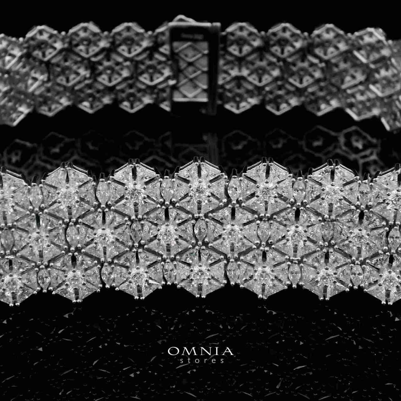 Omnia Saima Silver Set in 925 Silver with High-Quality Simulated Diamonds - OMNIASTORES UAE