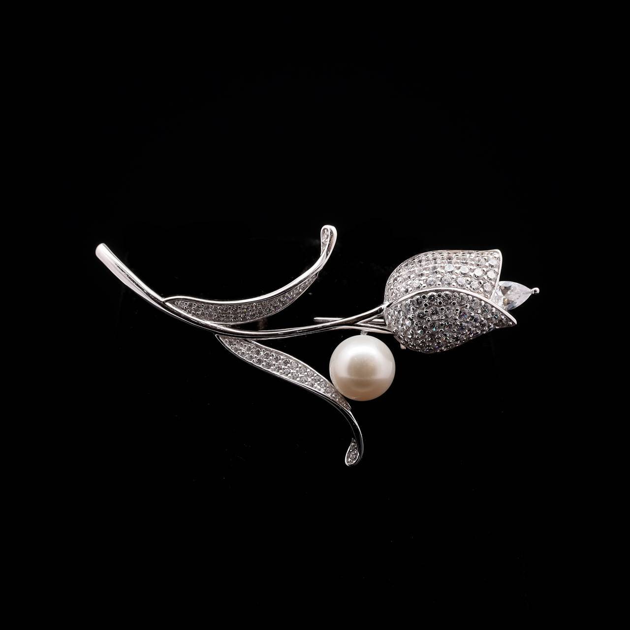 Omnia Tulip Brooch with Pearl Detailing and High-Quality Simulated Diamonds in 92.5 Silver