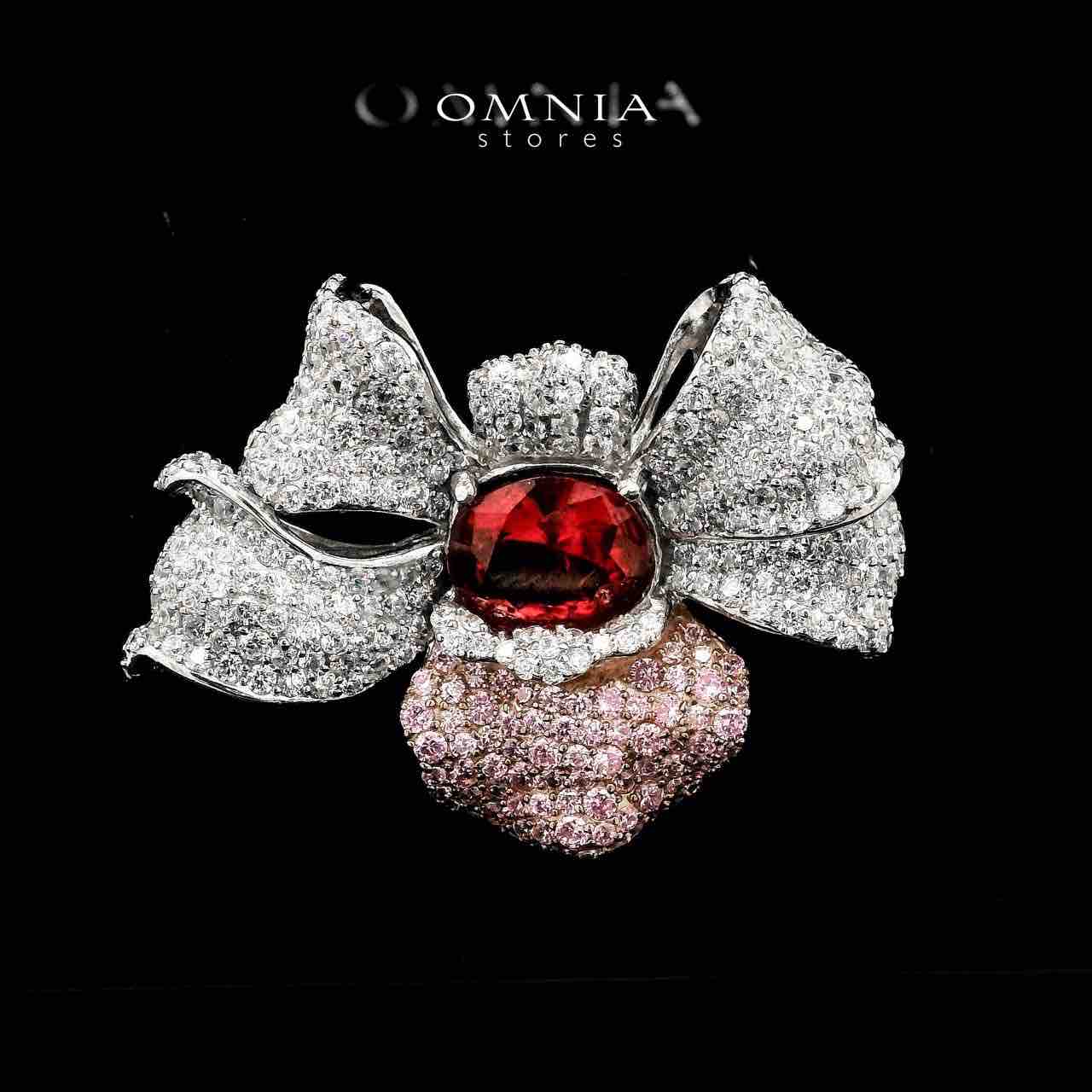 Omnia Banan Brooch in 92.5 Silver with High Quality Simulated Diamonds - OMNIASTORES UAE
