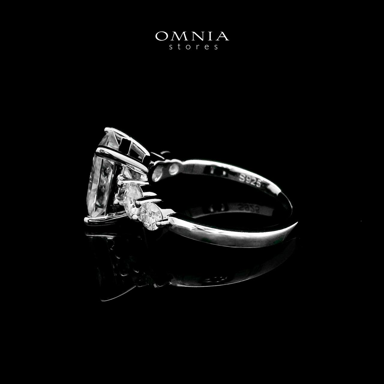 Hanifa White Moissanite Emerald Cut Ring GRA Certified in High Quality 925 Silver 7x9mm 3ct - OMNIASTORES UAE