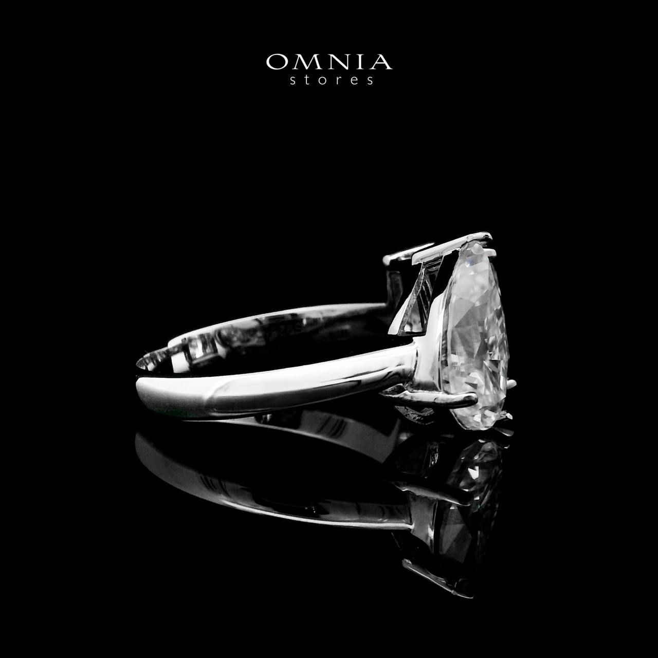 Omnia Ghaliah White Ring 92.5 Silver Certified in High Quality Moissanite Stone - OMNIASTORES UAE
