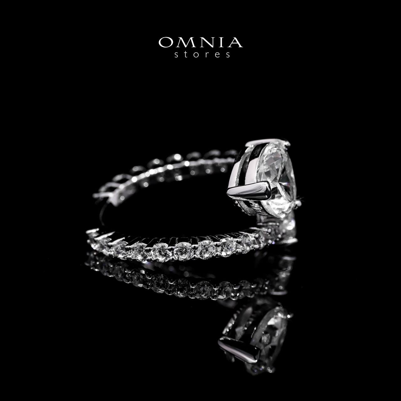 Happy White Ring in 925 Silver with High-Quality Simulated Diamonds د.إ