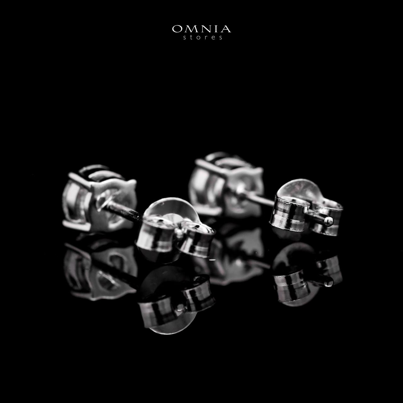 Omnia Khitam Silver Classic Stud Earrings 925 Silver in GRA Certifited High Quality White Moissanite Stones - OMNIASTORES UAE
