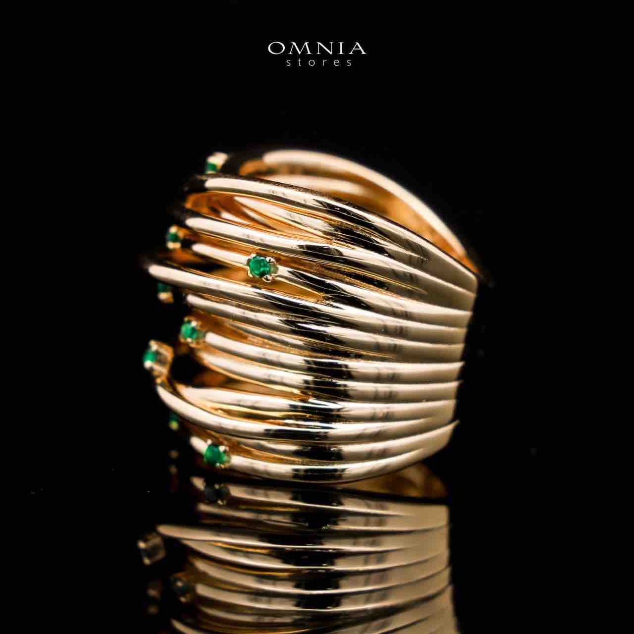 Omnia Dhuriyyah Golden Spiral Ring in 925 Silver with High-Quality Green Simulated Diamonds - OMNIASTORES UAE
