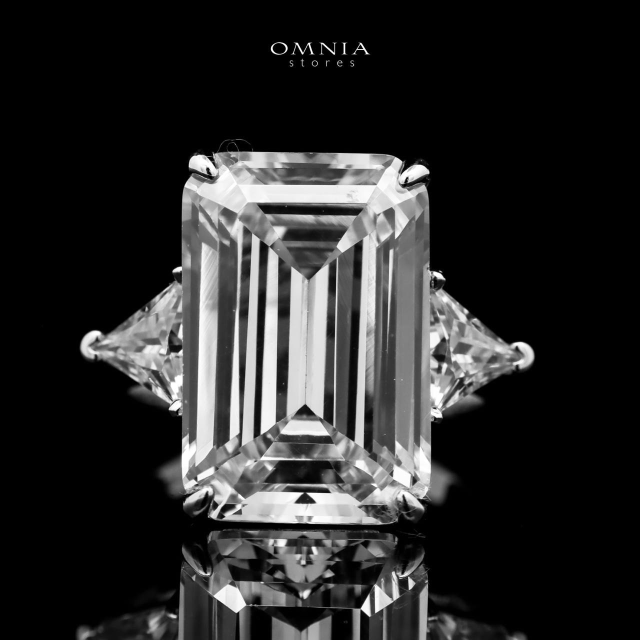 Omnia Darine white Ring 92.5 Silver in High Quality Simulated Diamonds - OMNIASTORES UAE
