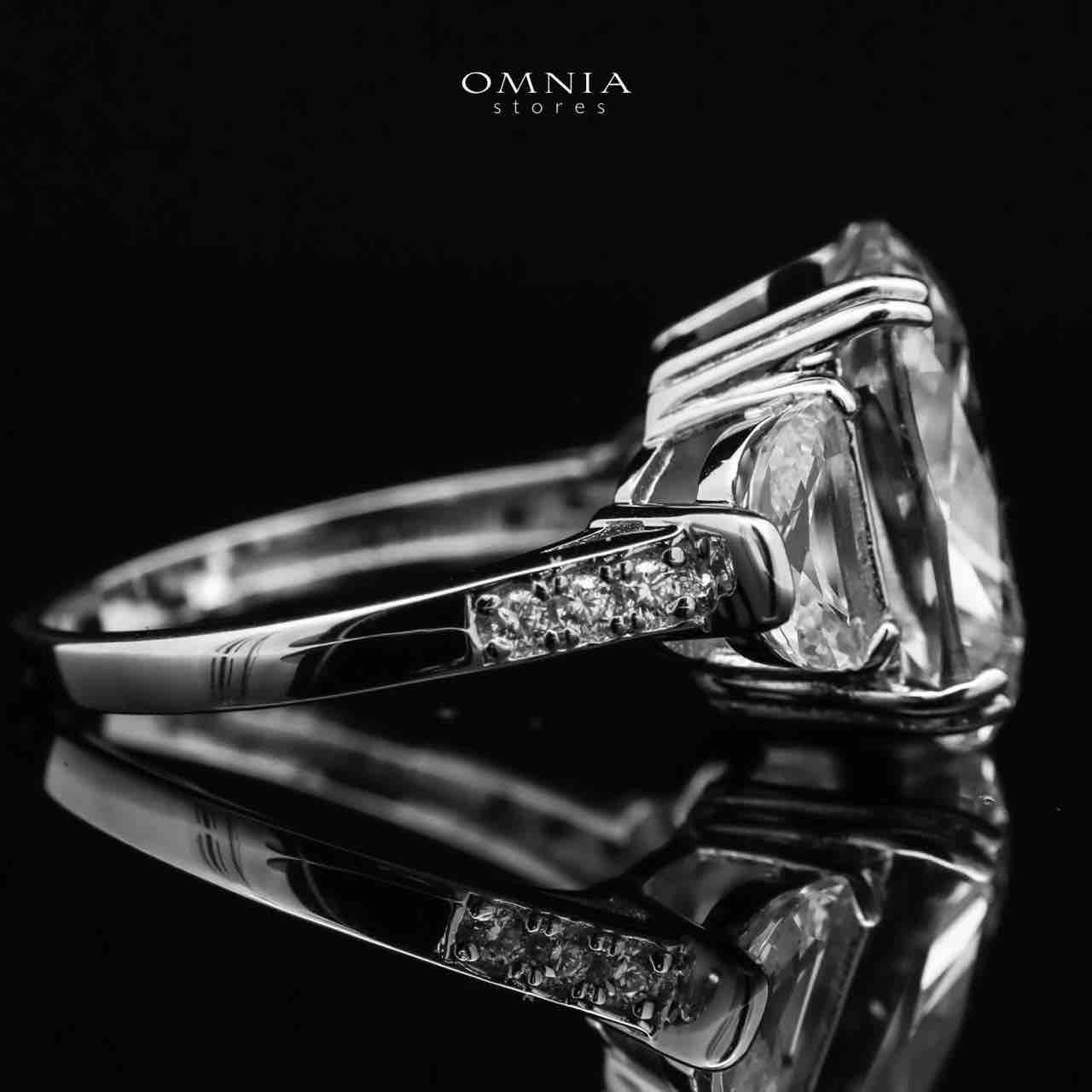 Omnia Sesable White Oval-Cut Statement Ring in 925 Silver with High-Quality Iced Cut Stones - OMNIASTORES UAE