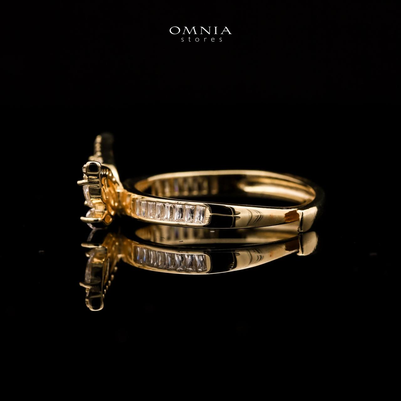 Omnia Malak Winged Charm Ring with High Quality Iced Cut Stone in 92.5 Silver - OMNIASTORES UAE