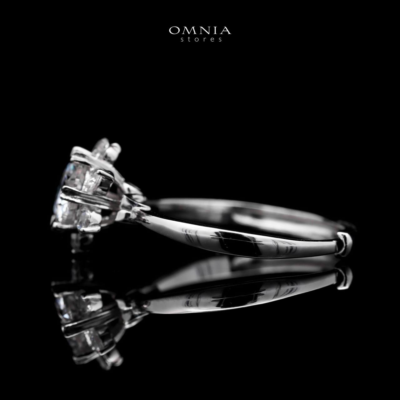 Omnia Silver Star Flower Ring in 92.5 Silver with High Quality Moissanite Stone - OMNIASTORES UAE