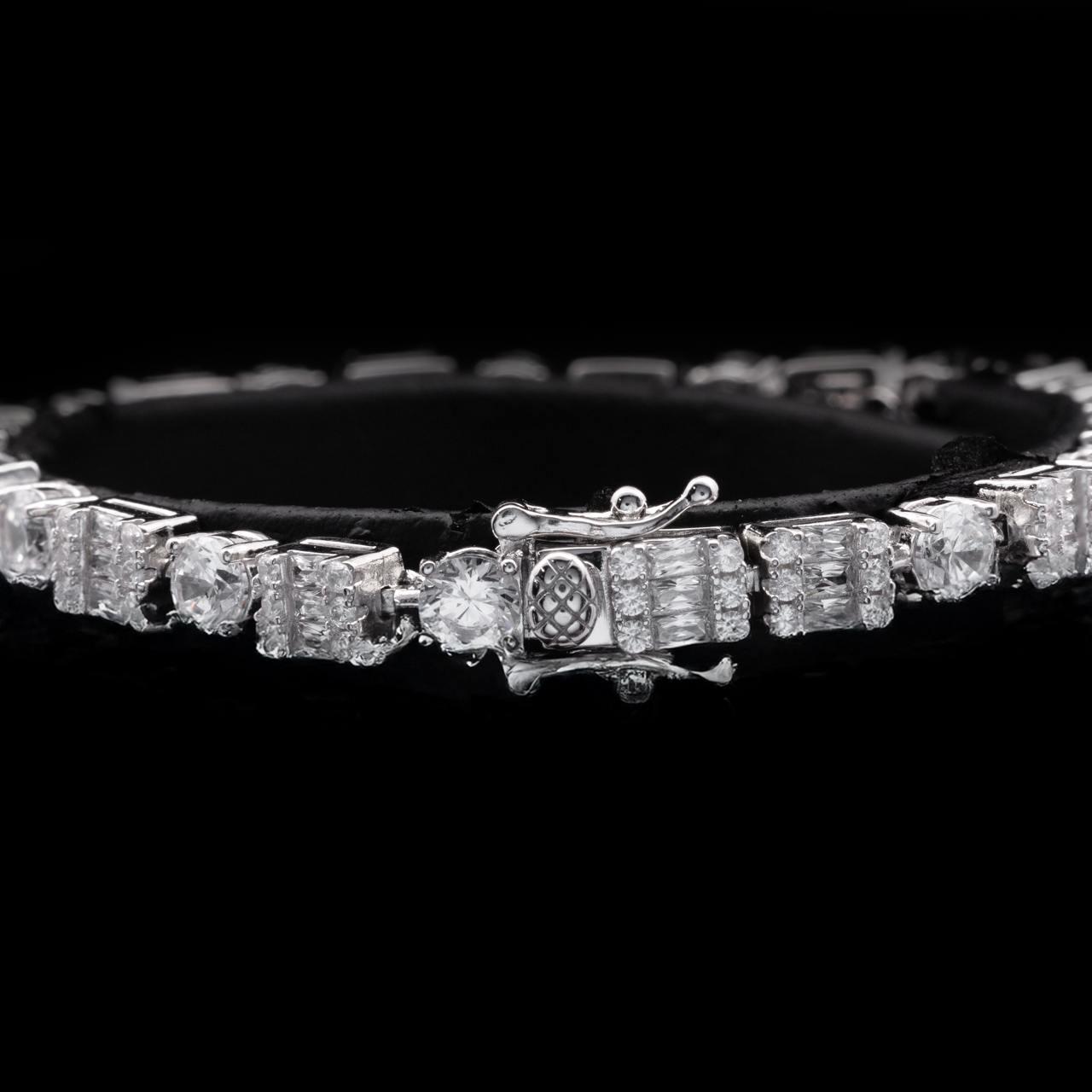 Omnia Zeena White Bracelet in 925 Silver with High Quality Simulated Diamonds - OMNIASTORES UAE