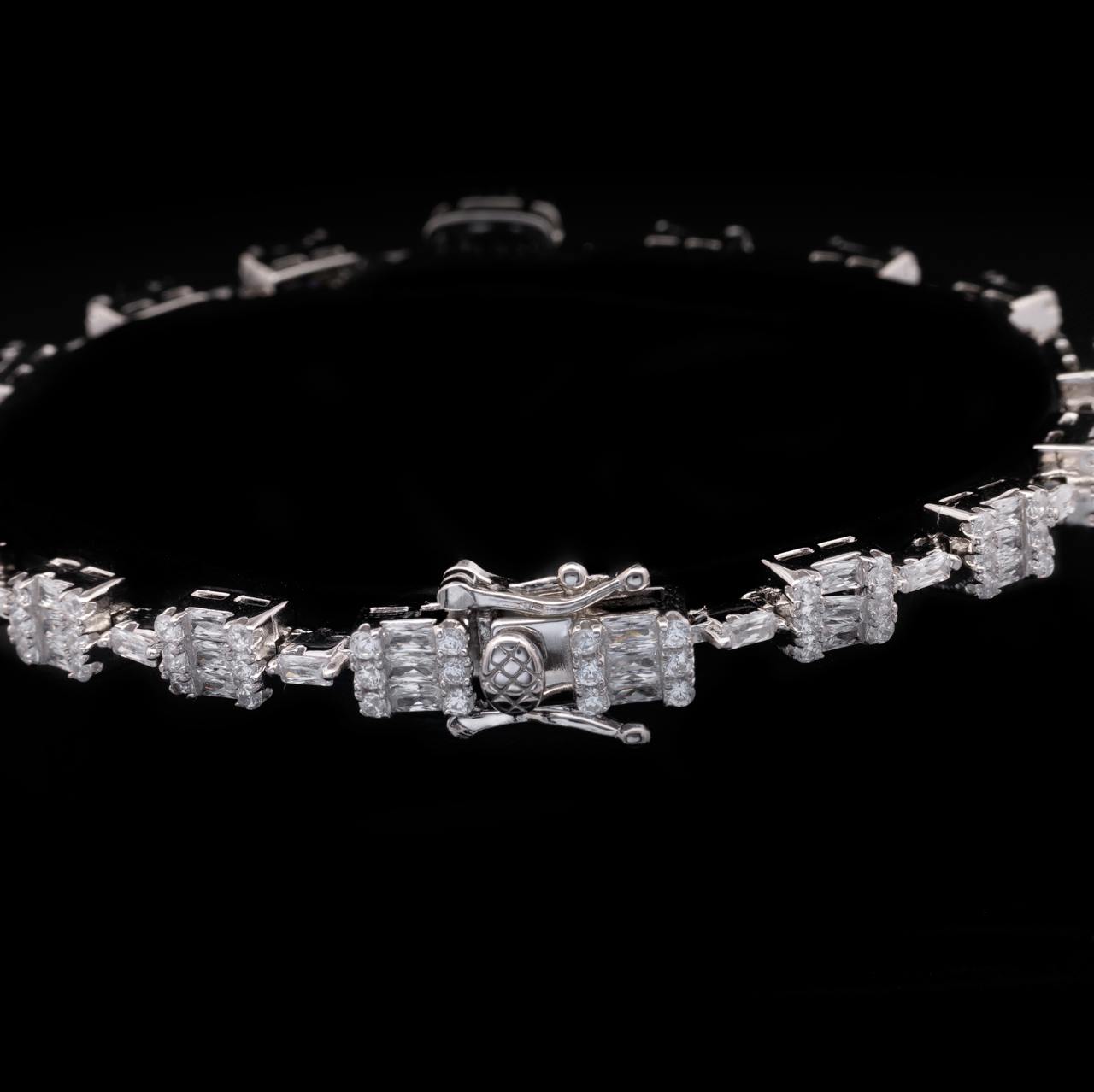 Omnia Najla White Bracelet in 925 Silver with High Quality Simulated Diamonds - OMNIASTORES UAE