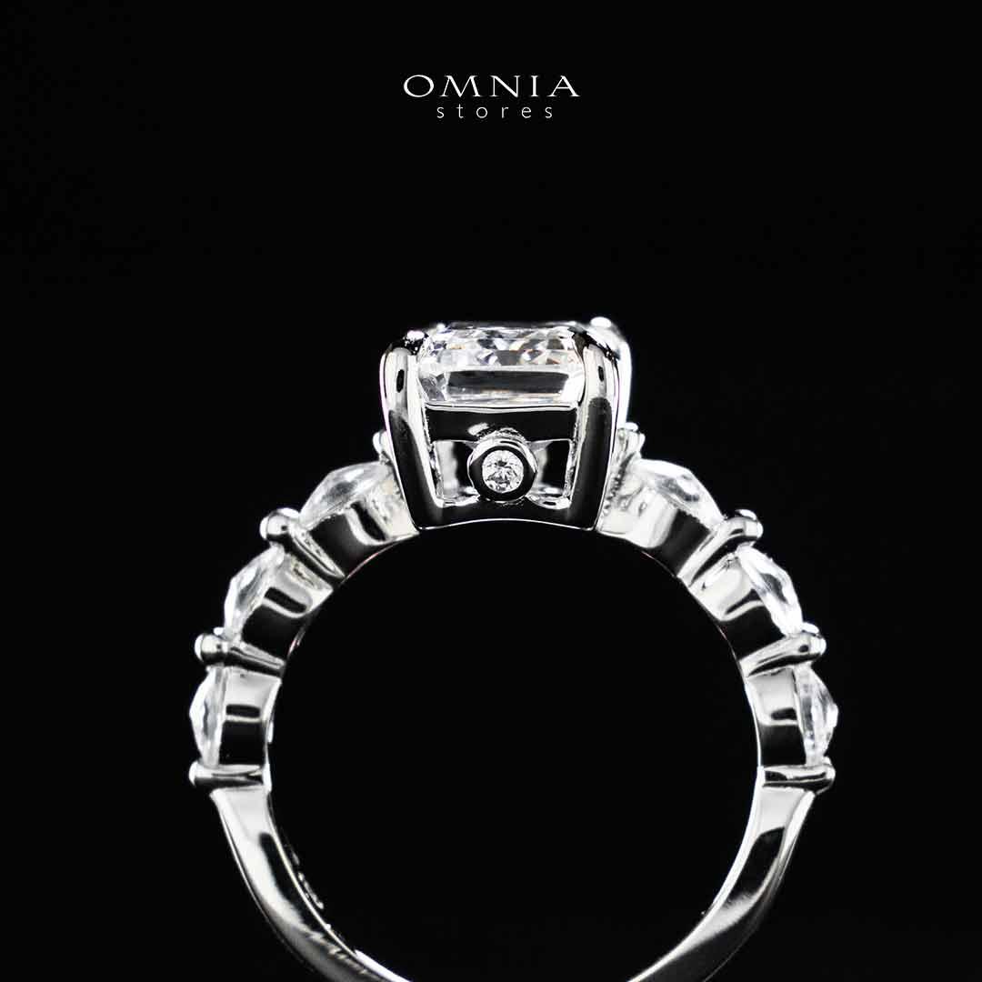 Omnia Azka White Silver Ring In 925 Silver High Quality Certified Lab Crafted Stones