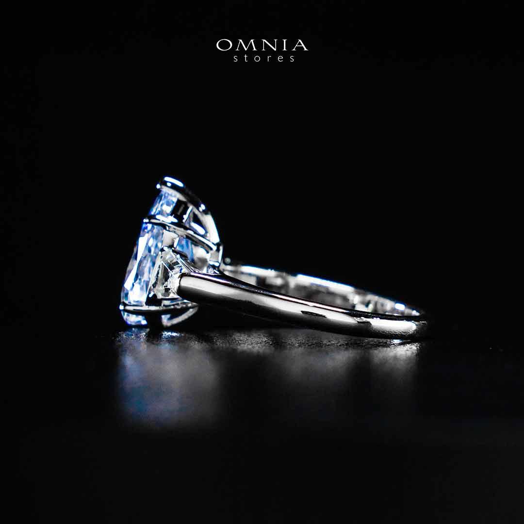 Omnia Jumanah Blue and White Silver Ring In 925 Silver High Quality Lab Crafted Stones