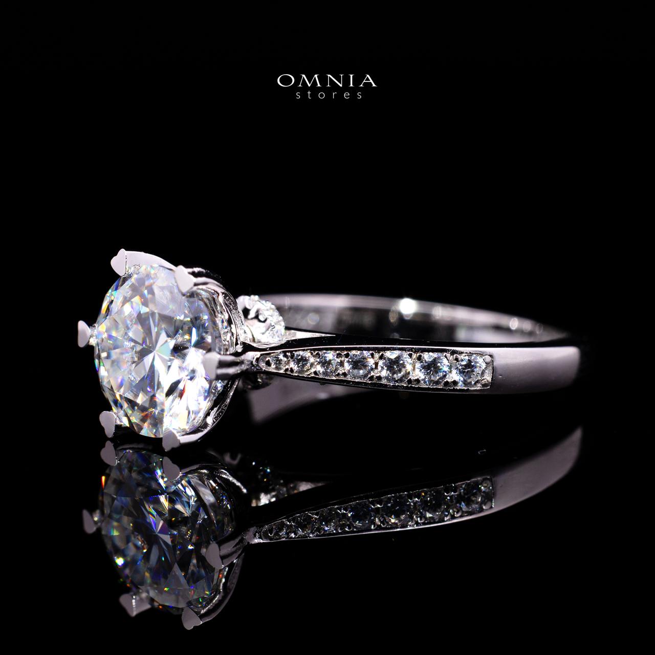 Frances 5mm Round Moissanite Ring (0.5 CT) with Certificate in 925 Sterling Silver