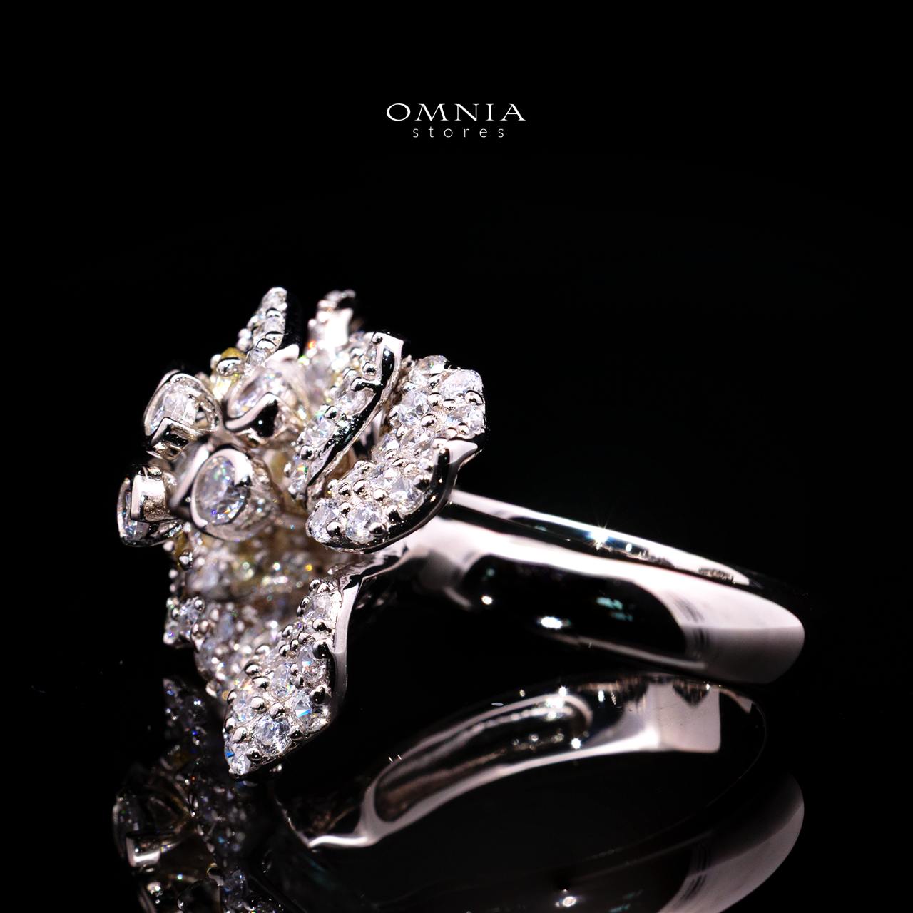 Omnia Ahlam Floral Ring in 925 Sterling Silver with High-Quality Simulated Diamonds
