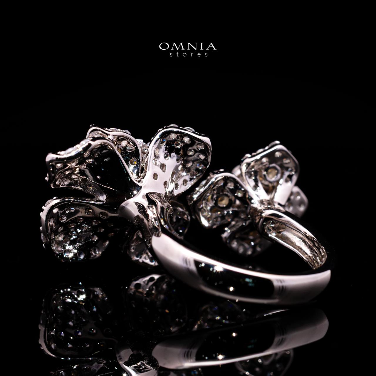 Omnia Ahlam Floral Ring in 925 Sterling Silver with High-Quality Simulated Diamonds