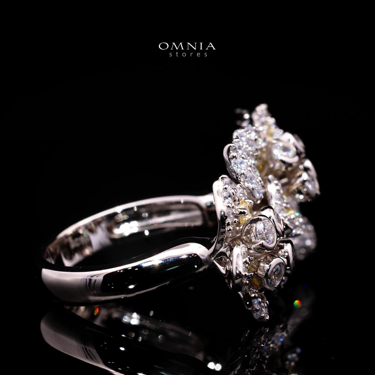 Omnia Ahlam Floral Ring in 925 Sterling Silver with High-Quality Simulated Diamonds