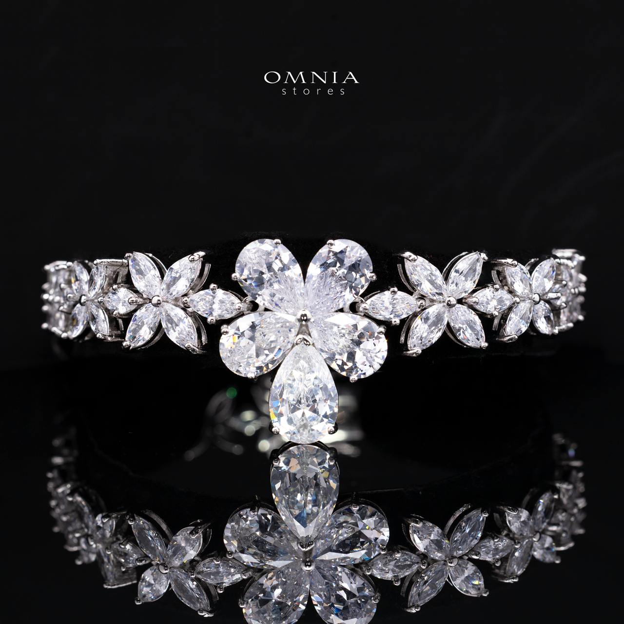Azelia White Luxury Bridal Full Set with High-Quality Simulated Diamonds and Rhodium Plating