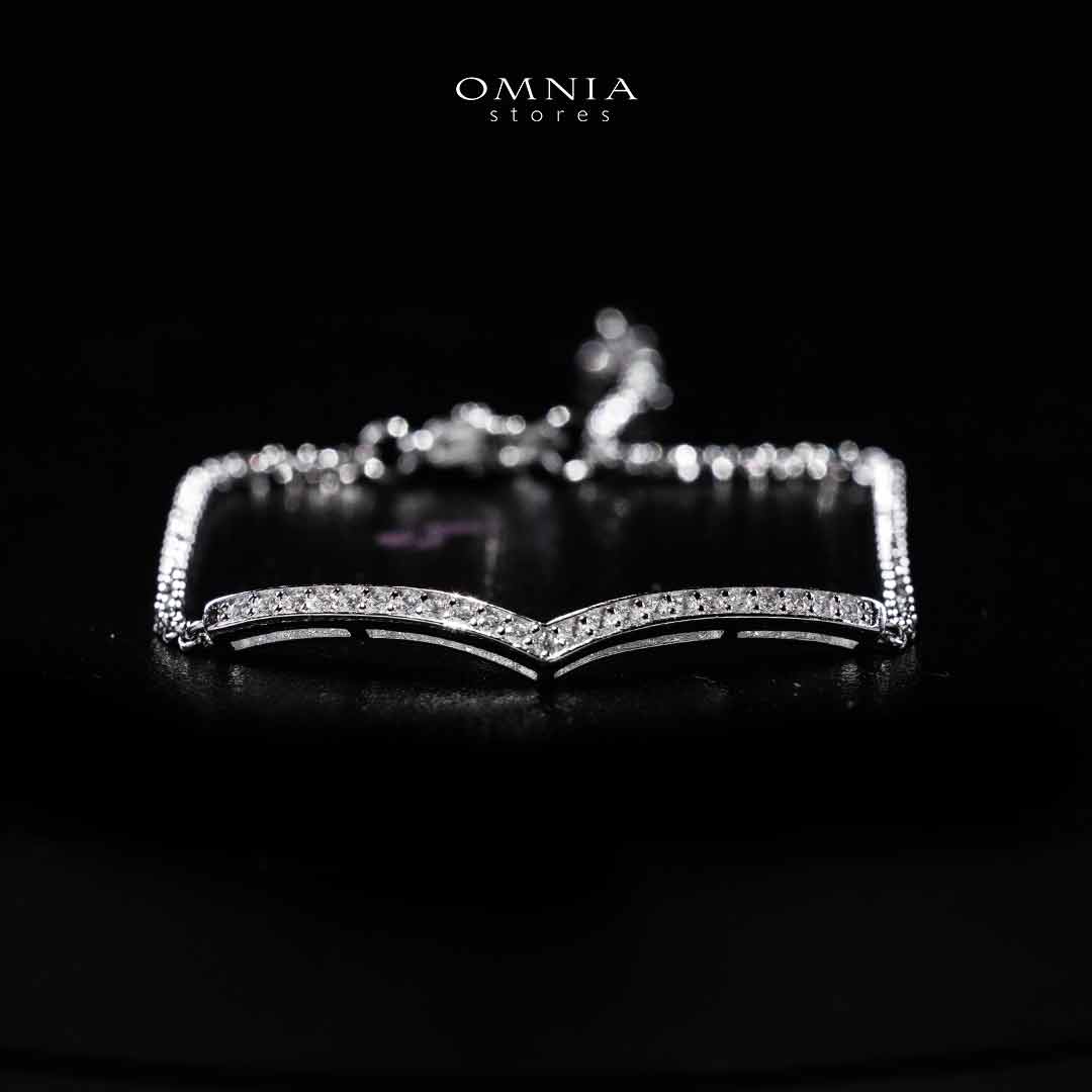Omnia Fareeha White Silver Bracelet In 925 Silver High Quality Certified Lab Crafted Stones