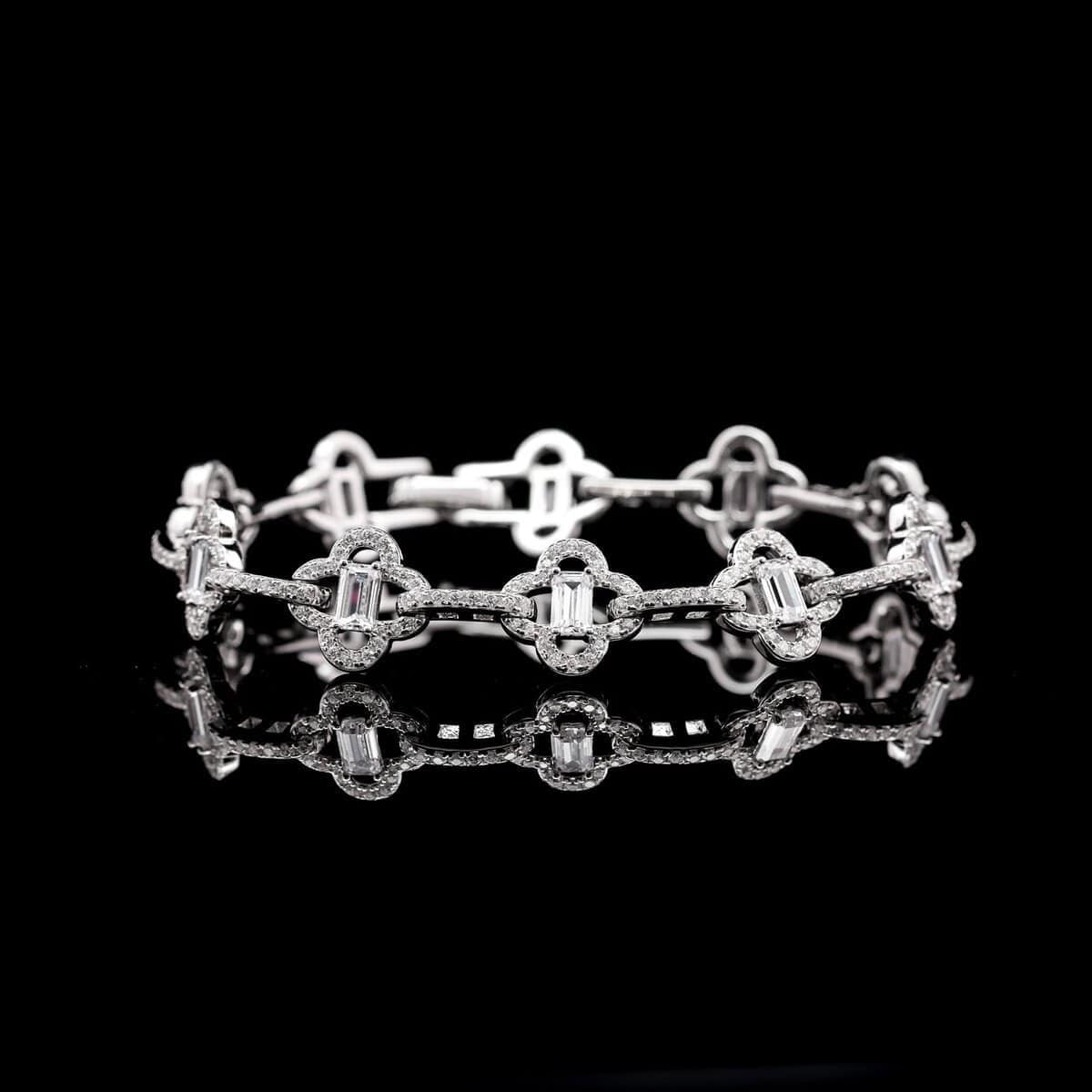 Omnia Amna White Set in 925 Silver with High Quality Simulated Diamonds - OMNIASTORES UAE