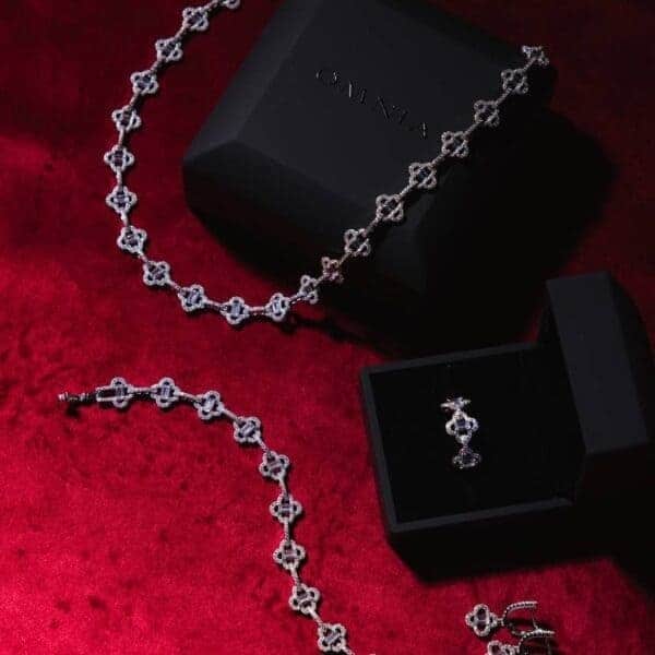 Omnia Amna White Set in 925 Silver with High Quality Simulated Diamonds - OMNIASTORES UAE