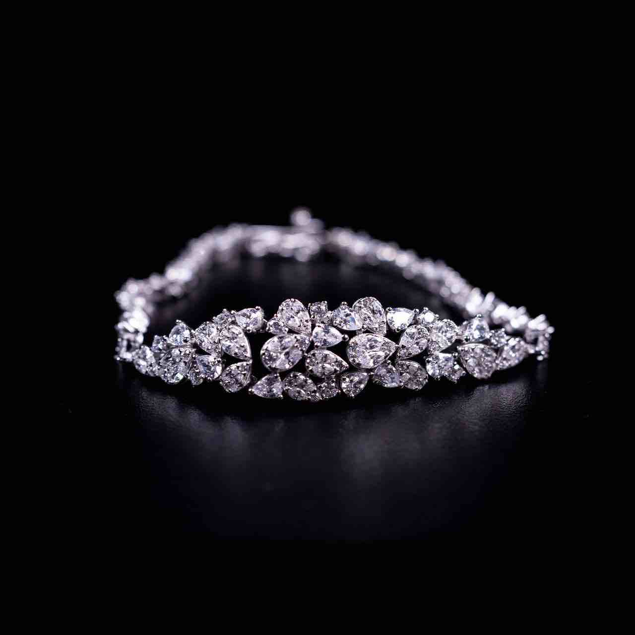 Omnia Nouf White Bridal Full Set in 925 Silver High Quality Simulated Diamonds