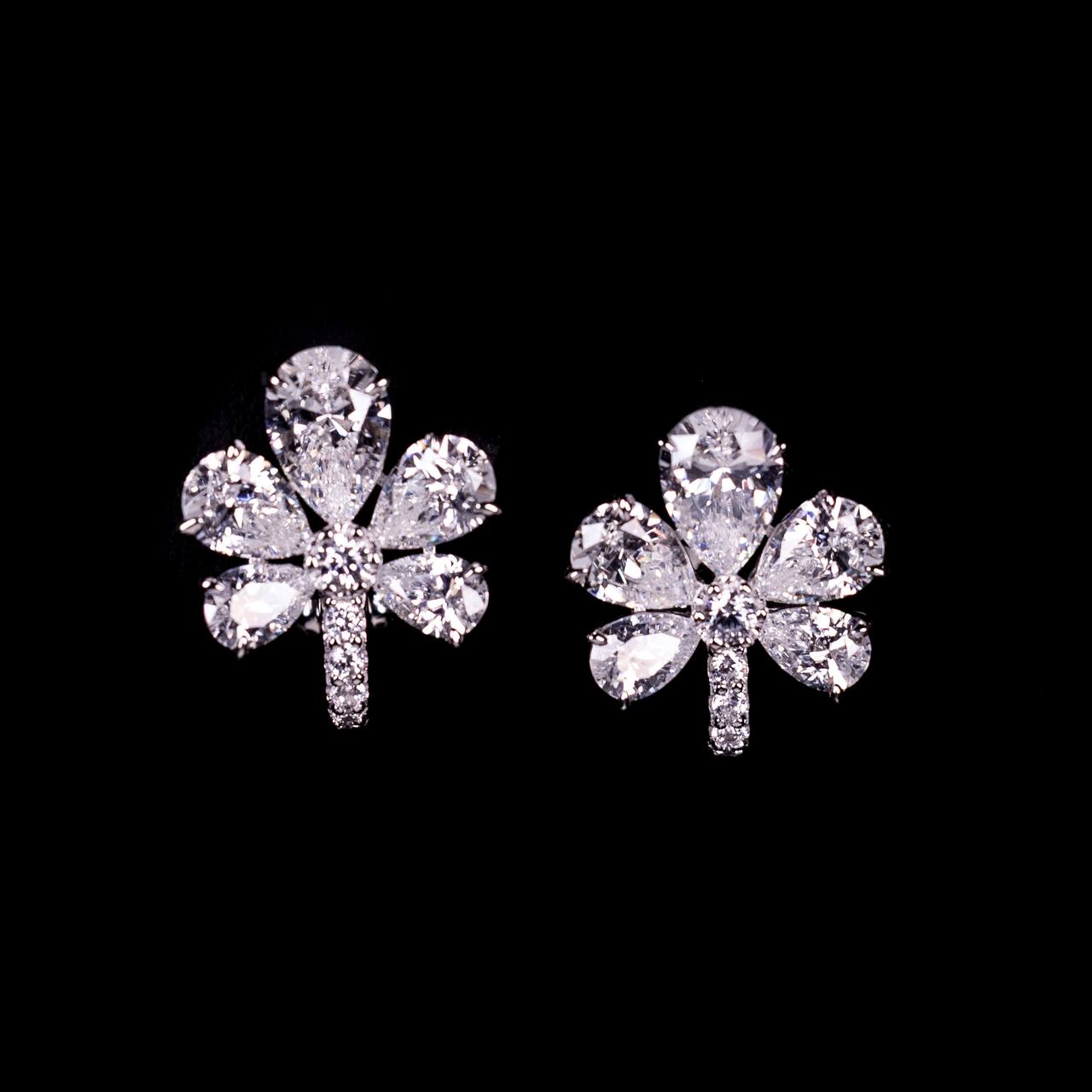 Omnia Raghd Leaf Silver Clip Earrings In 925 Silver High Quality Certified Lab Crafted Stones