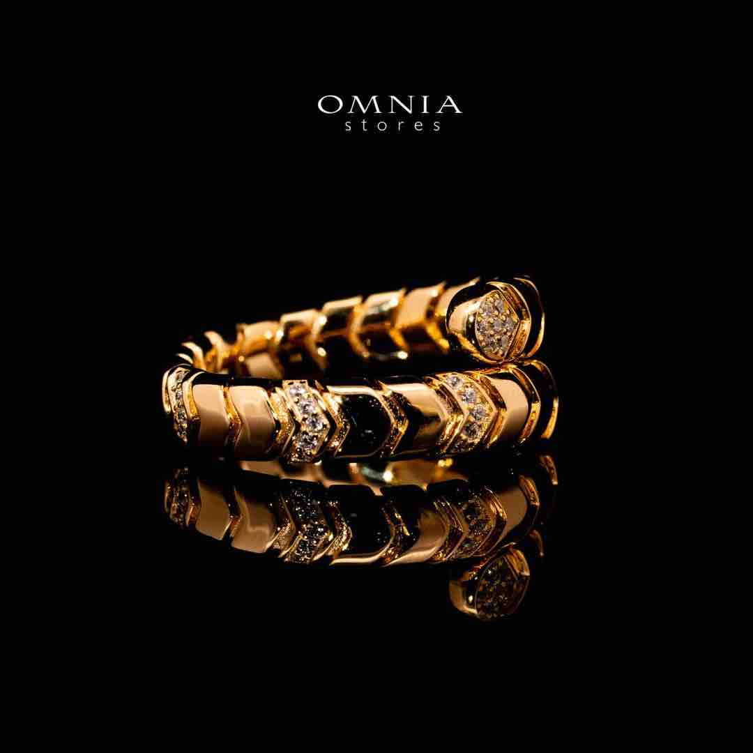 Omnia Shiza Golden Ring with Chevron Design in 925 Silver and High-Quality Simulated Diamonds - OMNIASTORES UAE