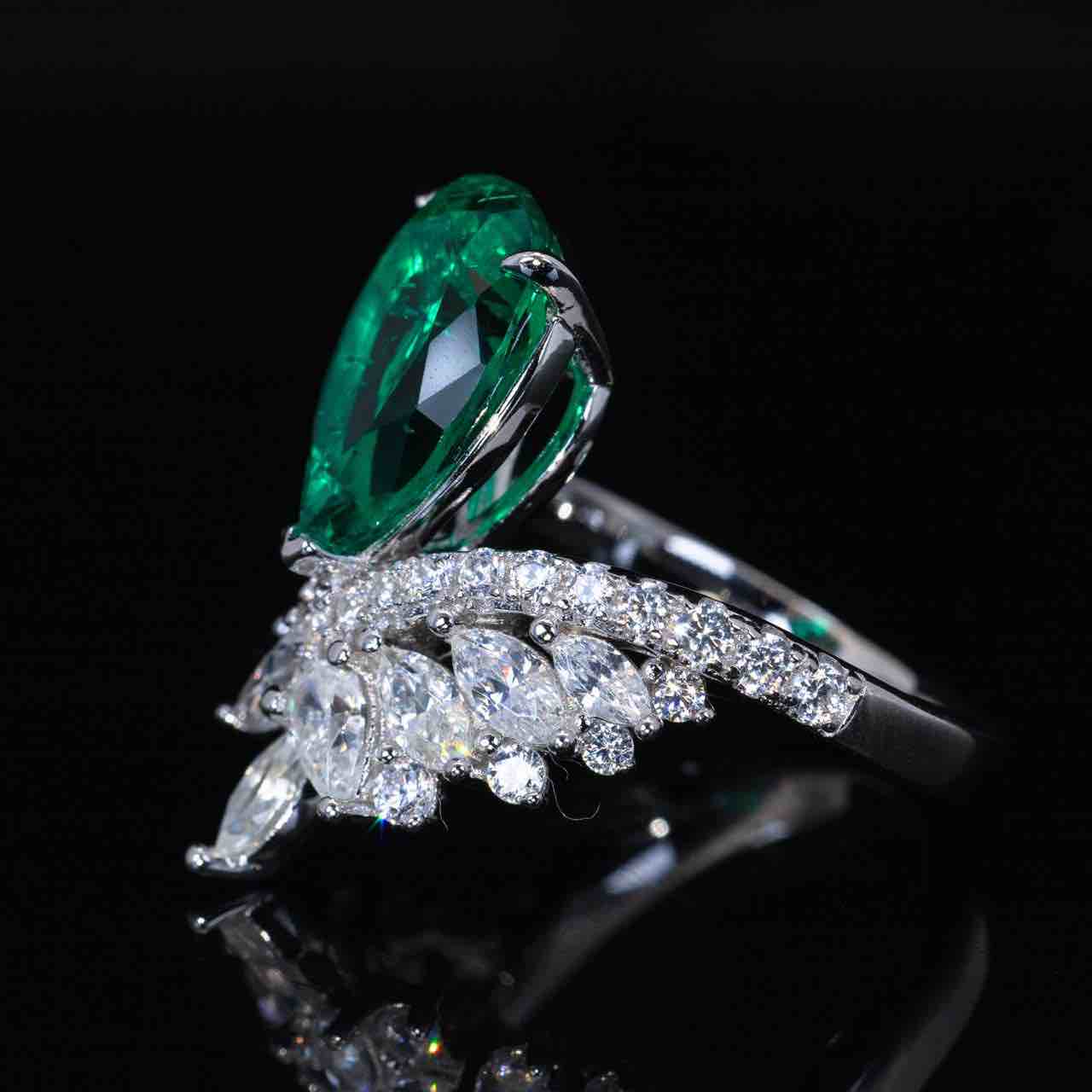 Omnia Alyka Green Pear Cut Ring With High Quality Certified Lab Crafted Stones In 925 Silver