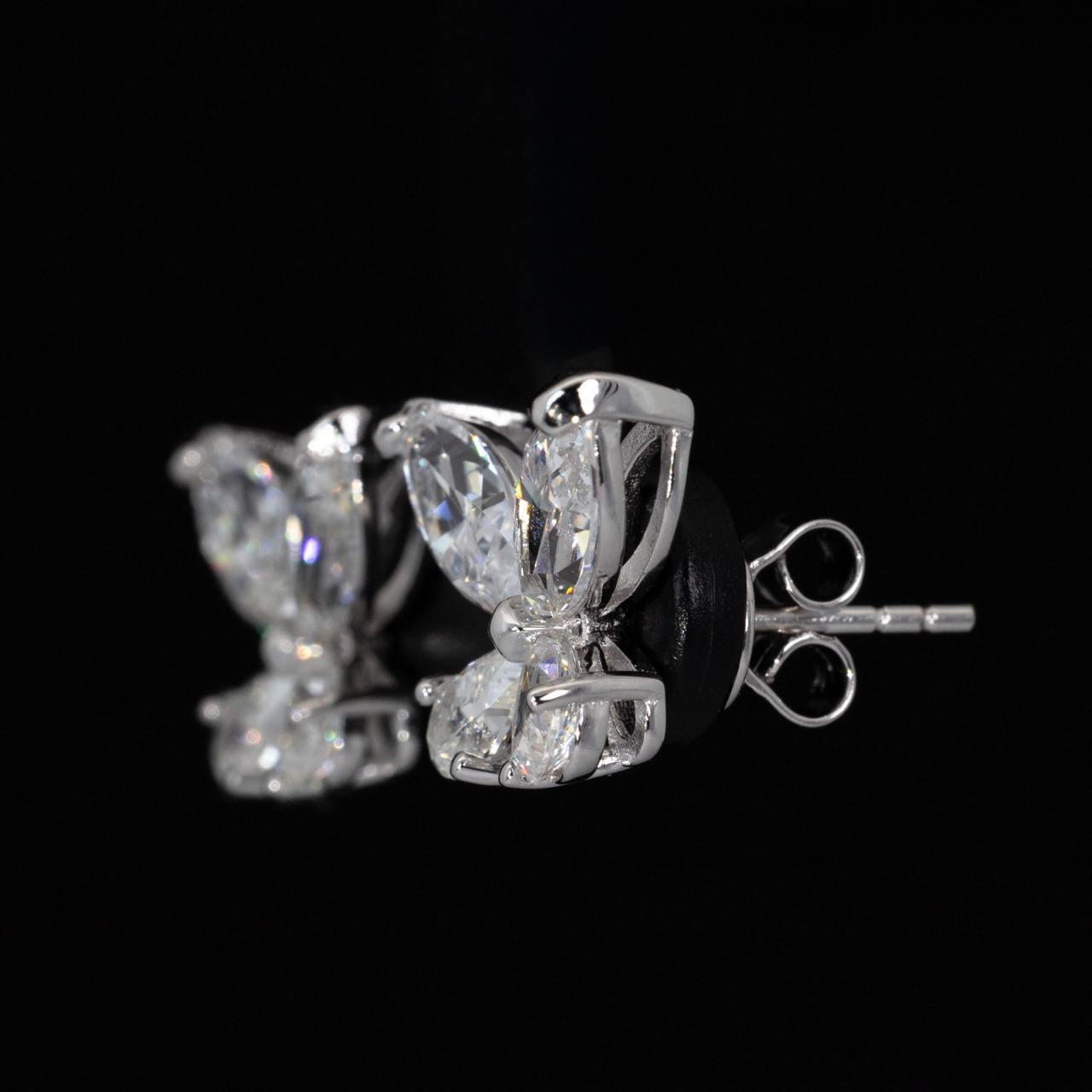 Omnia Ziara White Floral Earrings With High Quality Certified Lab Crafted Stones In 925 Silver