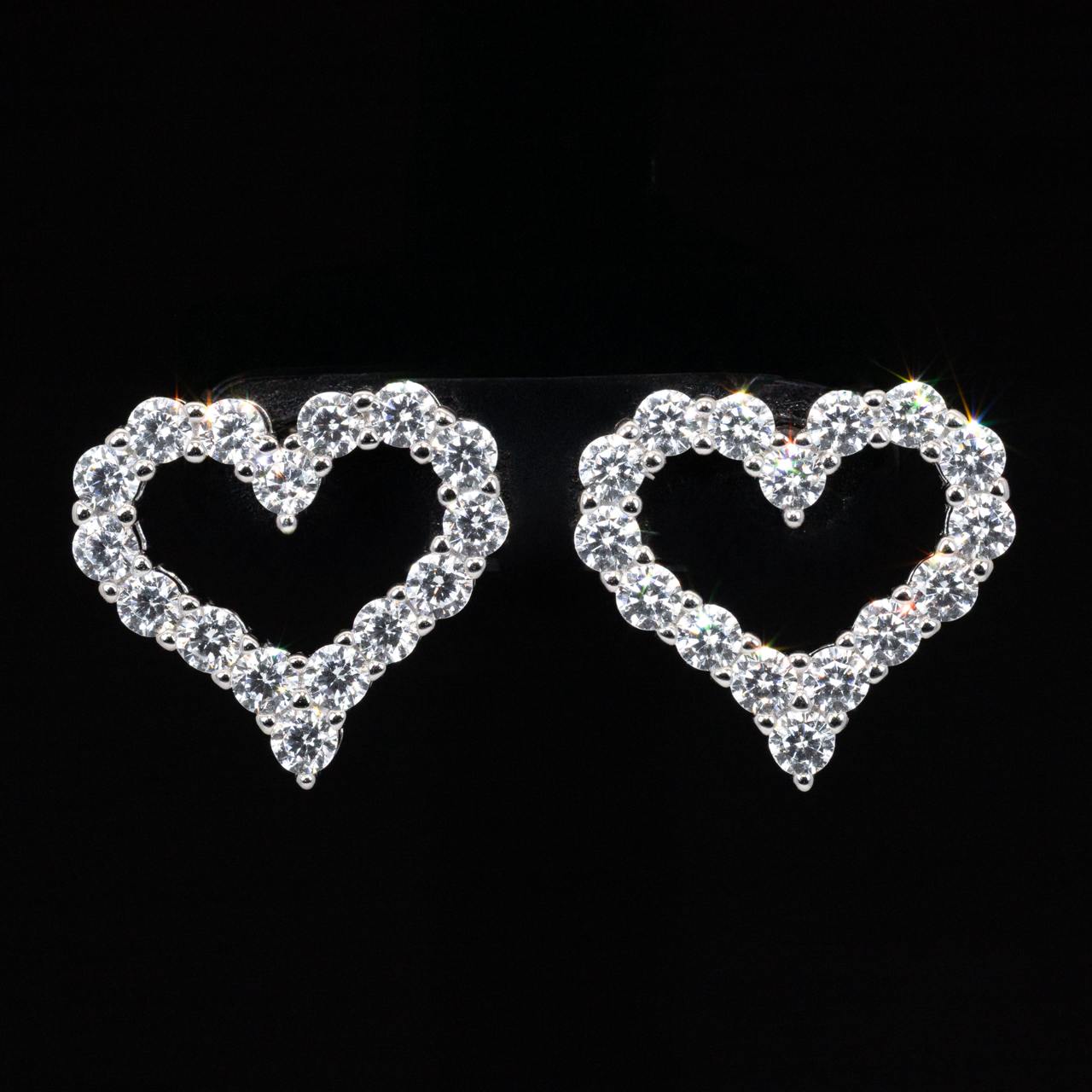 Omnia Noof White Heart Earrings With High Quality Certified Lab Crafted Stones In 925 Silver